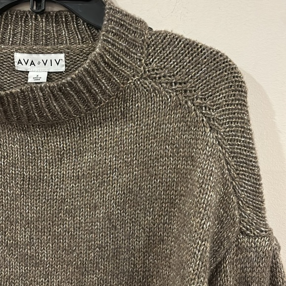 AVA & VIV Metallic Golden Fancy Holiday Size 1X Knit Sweater - Picture 7 of 10